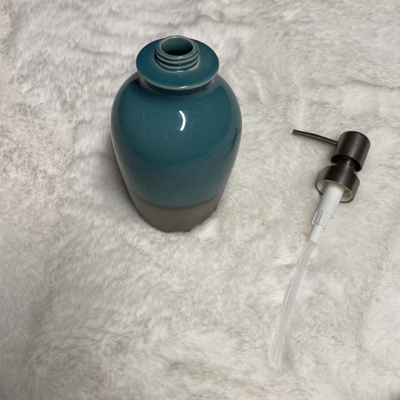 Large soap dispenser new - Picture 6 of 7